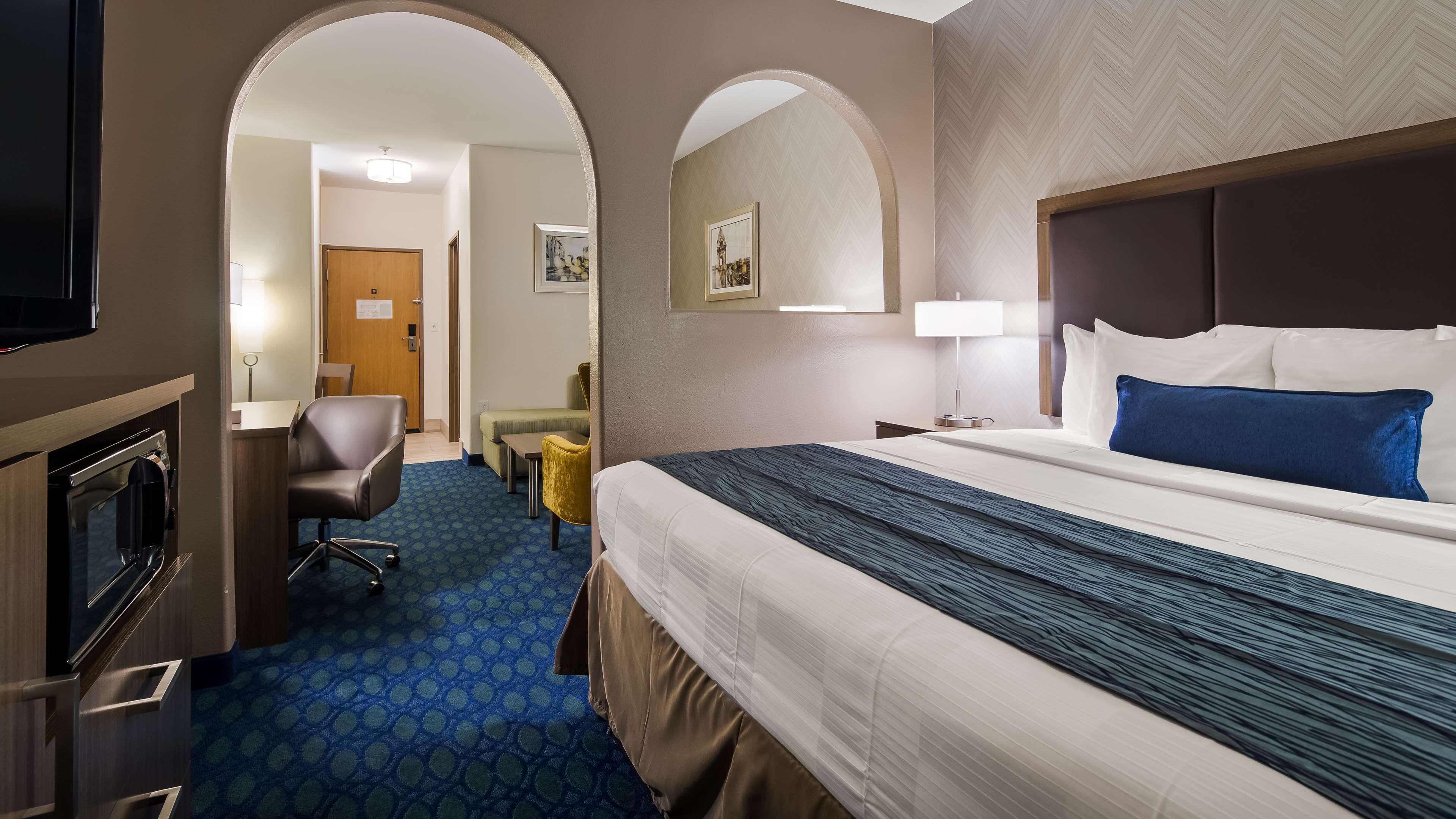 Best Western Plus Tulsa Inn & Suites Buitenkant foto