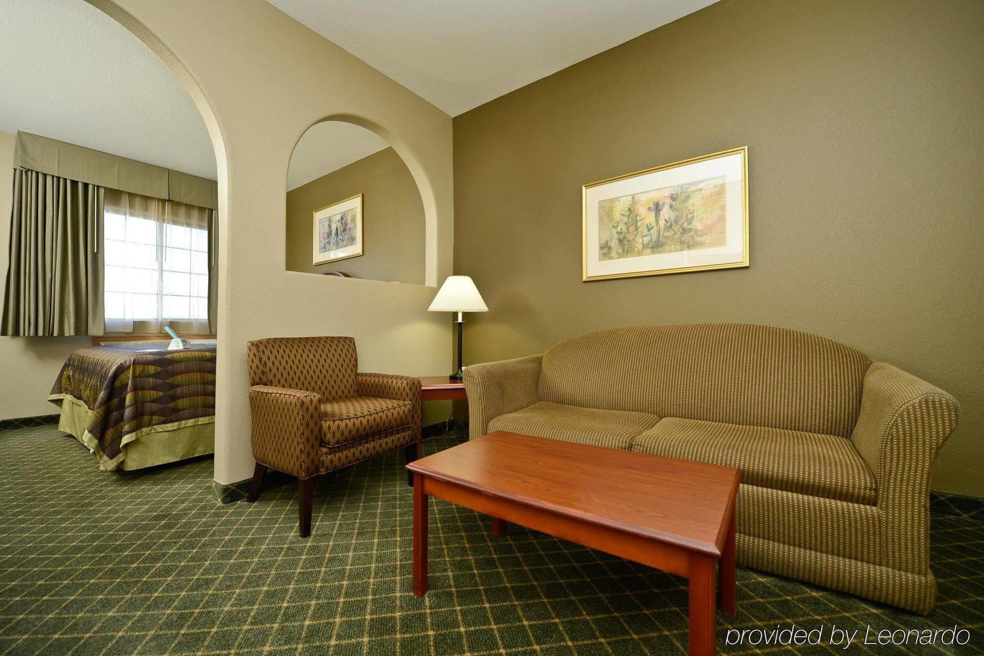 Best Western Plus Tulsa Inn & Suites Buitenkant foto