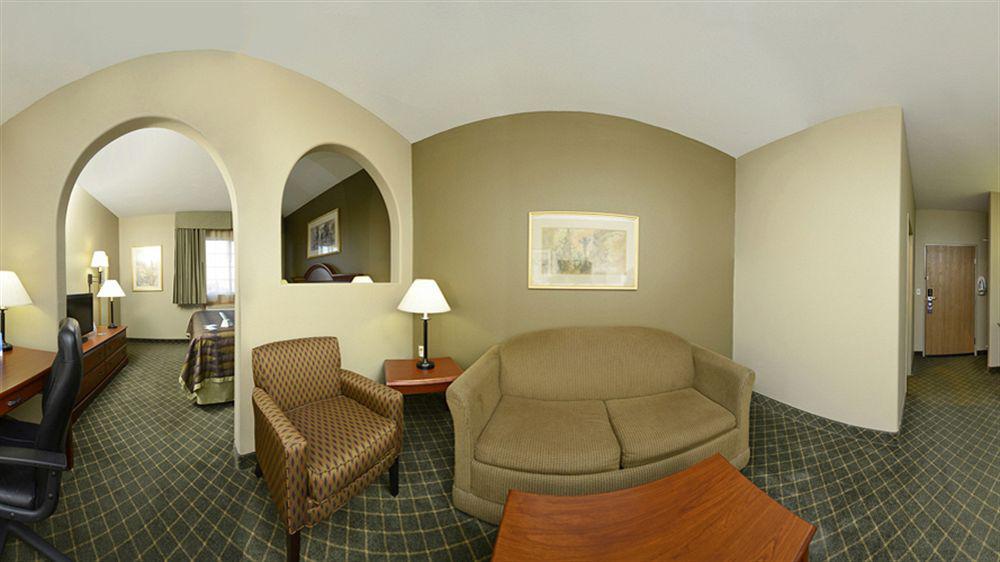 Best Western Plus Tulsa Inn & Suites Buitenkant foto